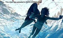 Ruske devojke Clara Umora i Bajankina uživaju u vrućoj podvodnoj akciji